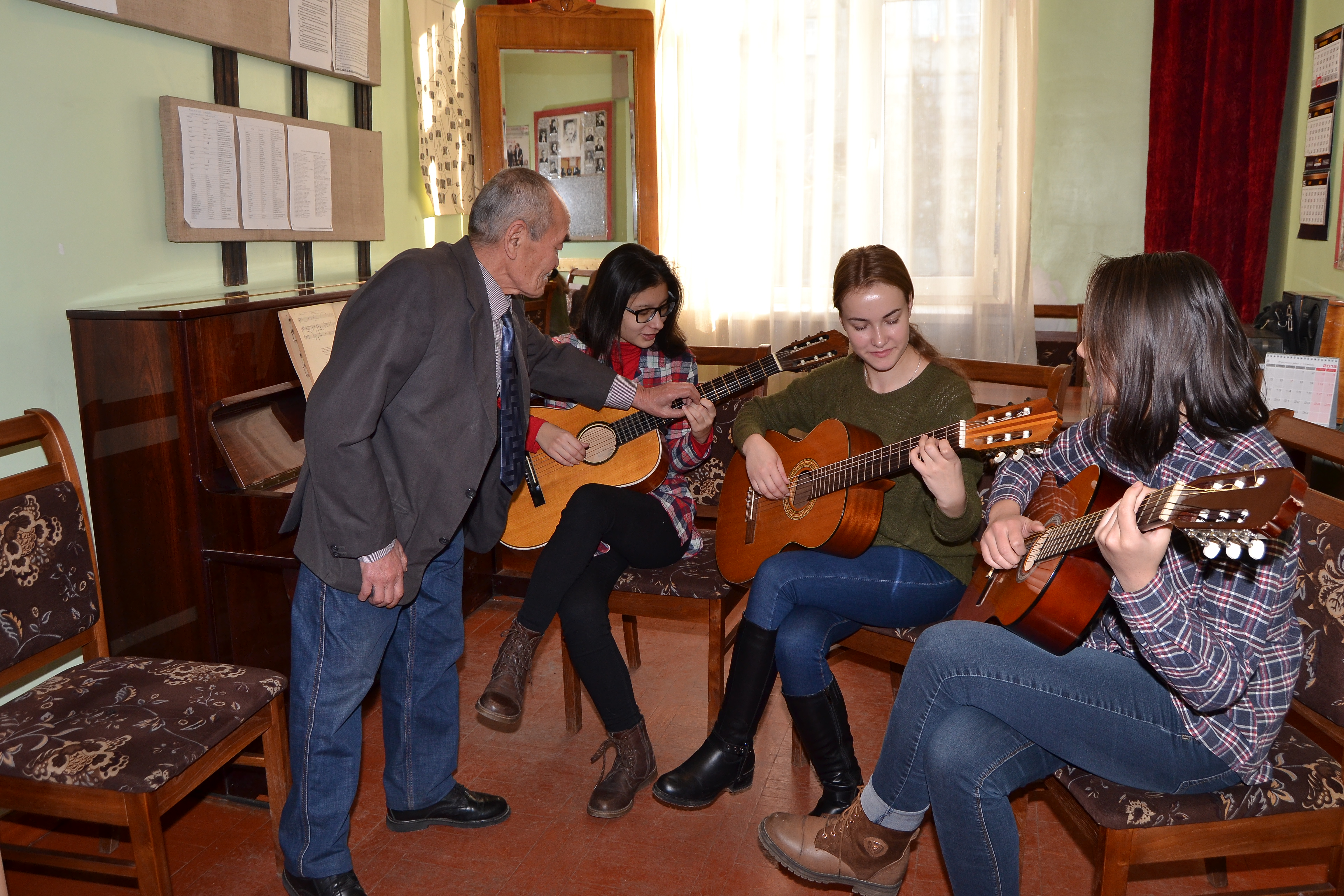 Русских народных инструментов